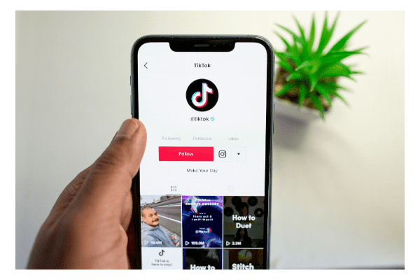 تطبيق TikTok يجري تغيرات مهمة 