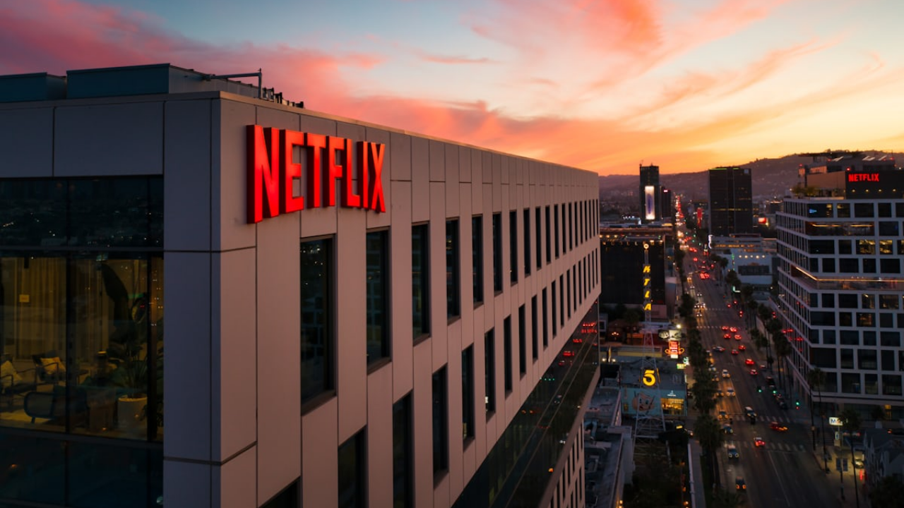شركة Netflix تعمل على تطوير البحث باستخدام الذكاء الاصطناعي لتحسين الاكتشاف