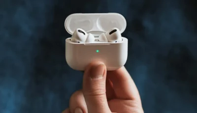 سماعات AirPods تحصل على ميزة الترجمة المباشرة في الاتحاد الاوربي
