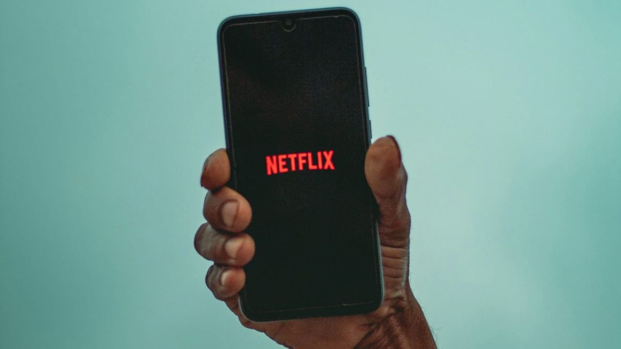 شركة Netflix تعيد تصميم تطبيقها ليدعم الفيديوهات القصيرة لمنافسة مواقع التواصل الاجتماعي