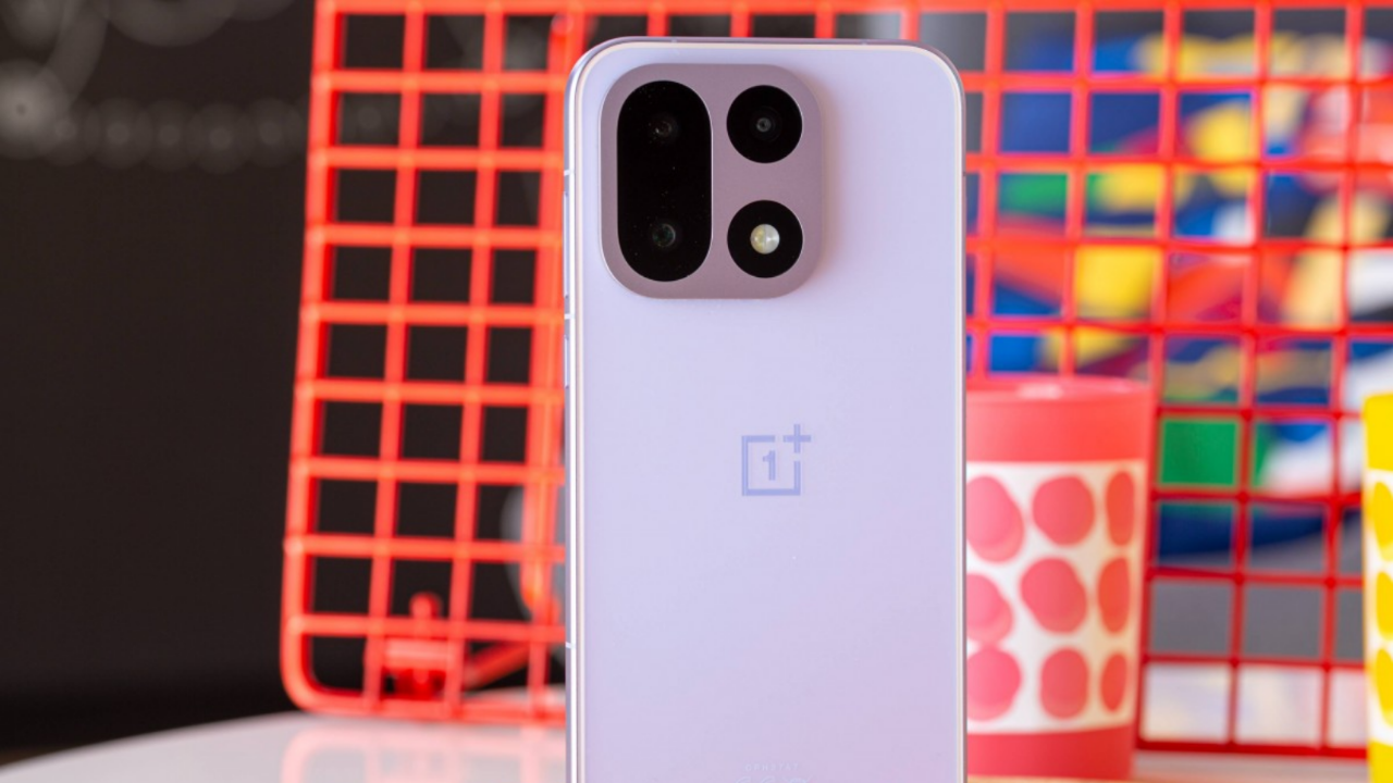 تسريبات مواصفات OnePlus 16 شاشة 240 هرتز وبطارية 9000mAh وأداء غير مسبوق