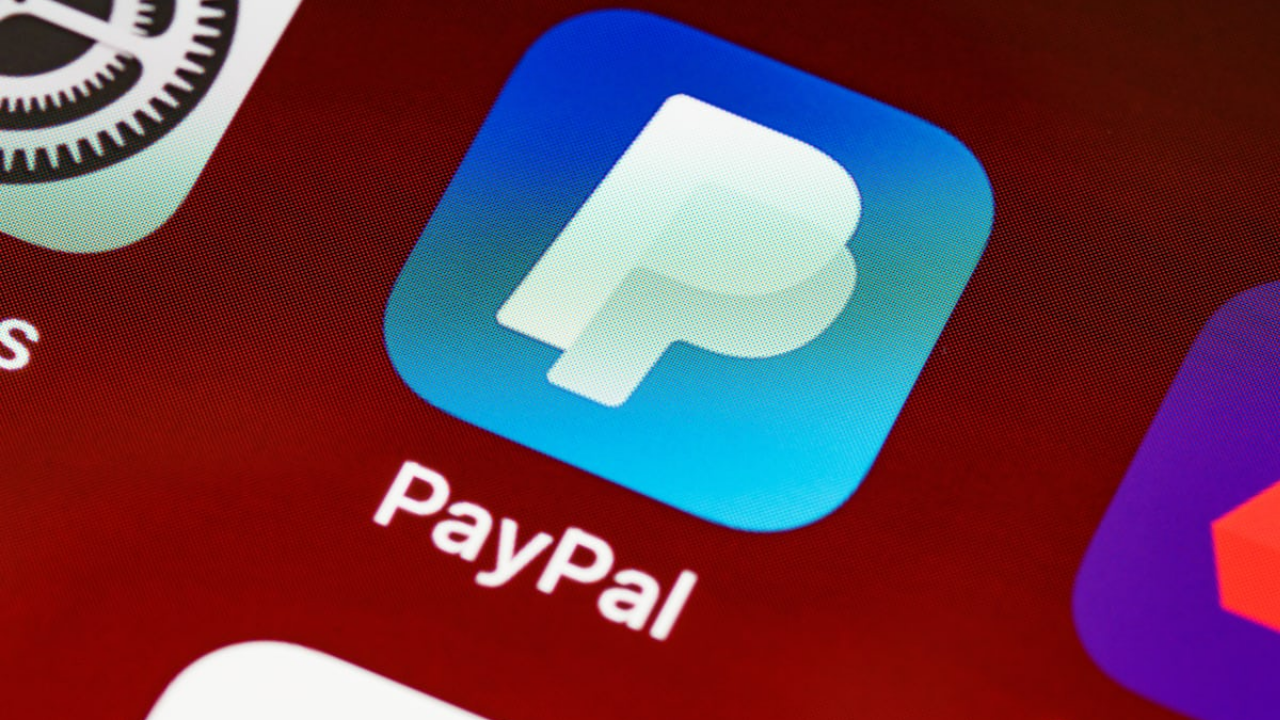 كواليس الاستحواذ المرتقب هل تقترب Stripe من شراء شركة PayPal؟